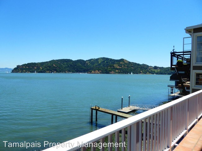 Foto del edificio - 2078 Paradise Dr