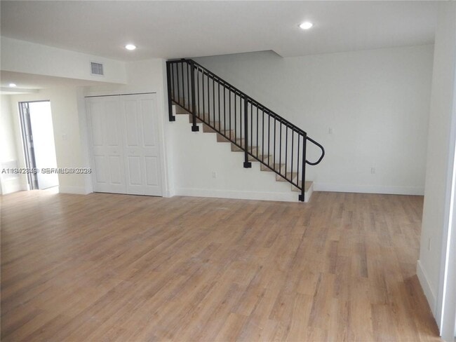 Building Photo - 16955 SW 100th Ave