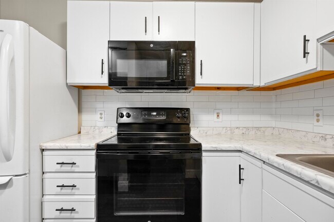Foto del edificio - 1 Timberwood Dr