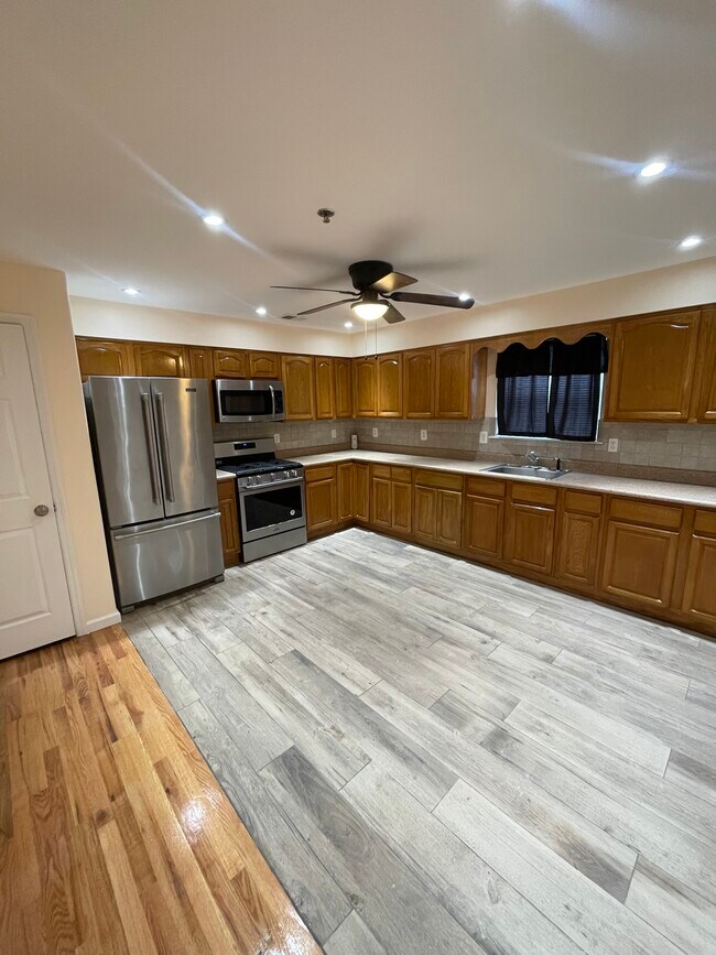 Foto del edificio - 93 Osborne Ter