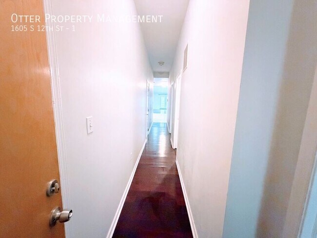 Foto del edificio - 1605 S 12th St