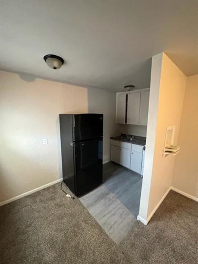 Building Photo - 1 Bed Duplex
