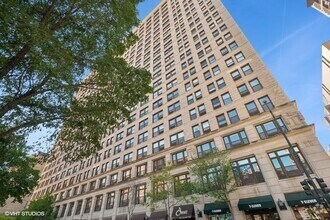 Building Photo - 600 S Dearborn St