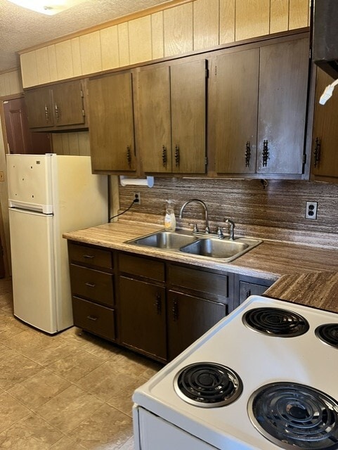 Kitchen - 120 Maple Ave