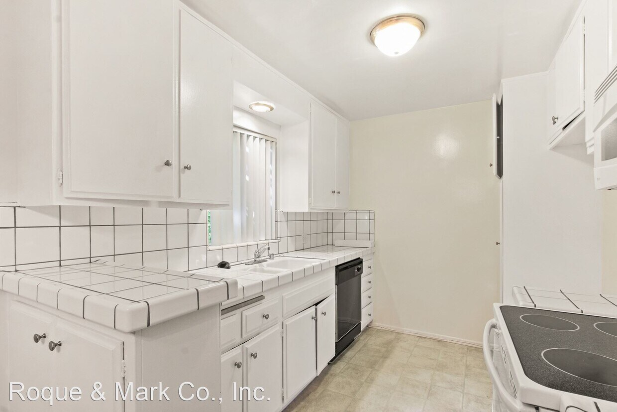 Primary Photo - 2 br, 2 bath Apartment - 12246 Montana Ave...