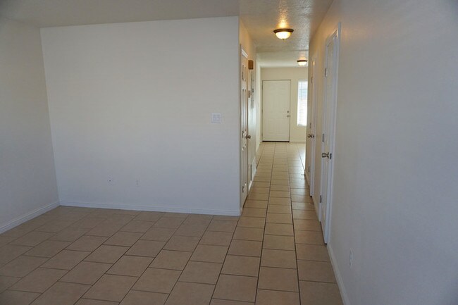 Building Photo - 210 San Clemente Ave NW