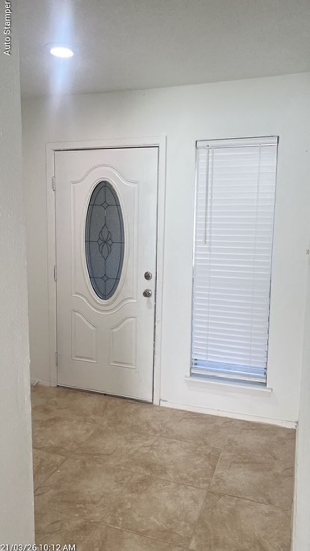 Foto del edificio - 7221 W Cleburne Rd