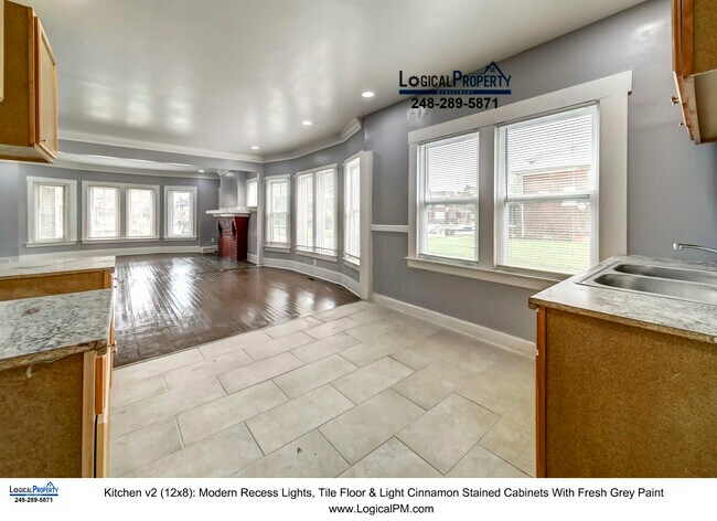 Building Photo - 3/1 Lower Unit w/ Large Prch,Hardwood,Fire...
