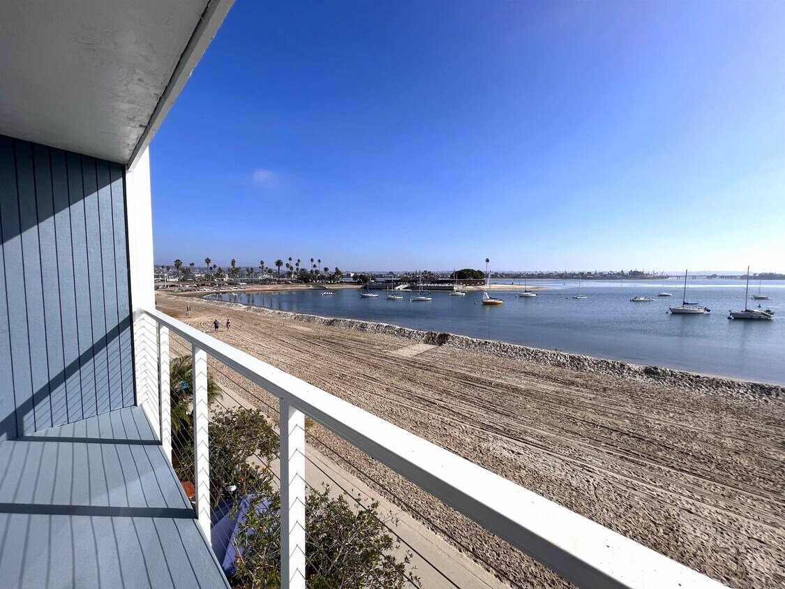 Primary Photo - 3630 Bayside Walk