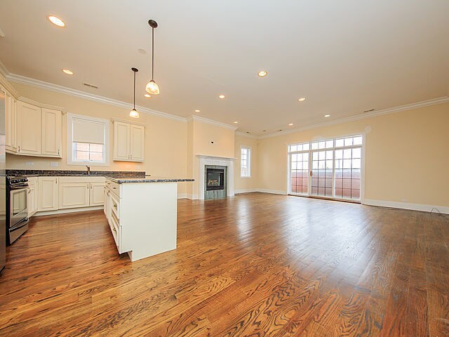 Foto del edificio - 3911 N Western Ave