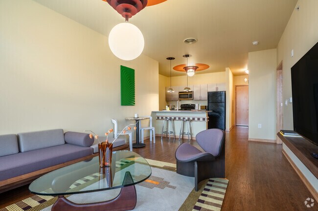 1HAB, 1BA - 763ft² - The Medallion: Fully Furnished Utilities Incl