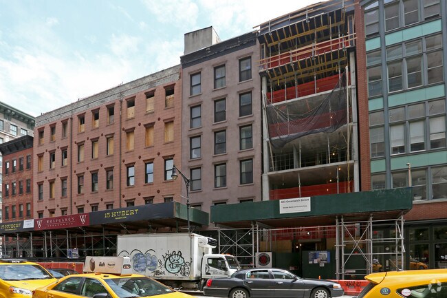 Building Photo - 405 Greenwich St