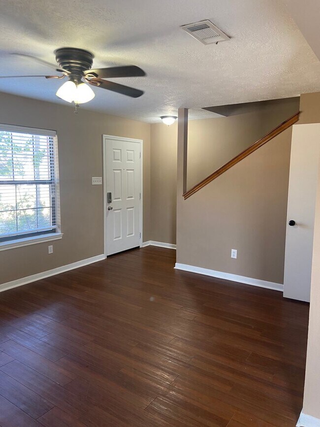 Foto del edificio - JULY 2025 PRE-LEASE!!!  Wonderful 3 Bed, 3...