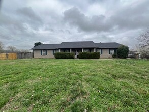 Building Photo - 1403 Broadview Cir