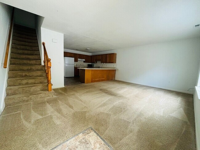 Foto del edificio - 4 Bedroom 3 Bath with Den Townhouse