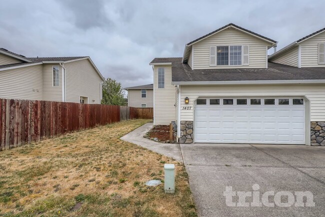 Building Photo - 1407 SW 7th Ct