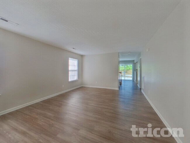 Foto del edificio - 6826 Squirrels Foot Ct