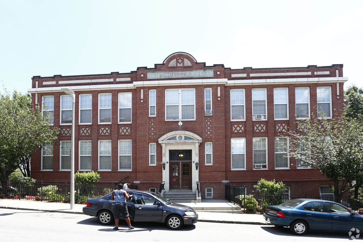 Building Photo - 34 Danube St