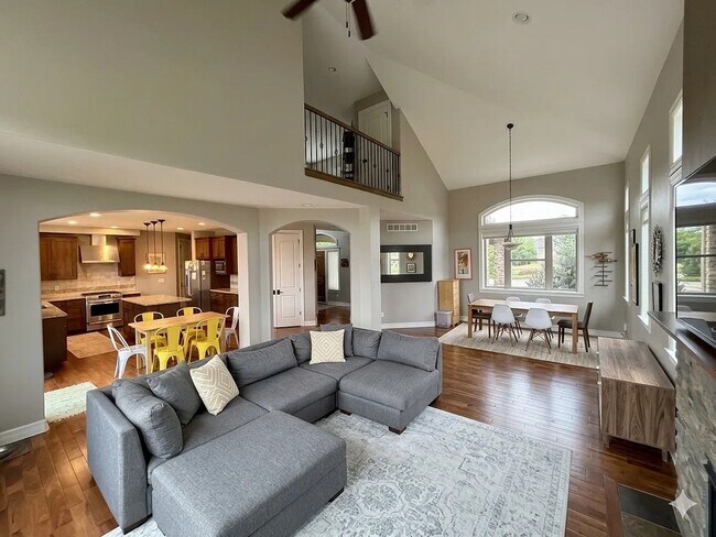 Building Photo - Bright Corner-Lot Home in Desirable Niwot Neighborhood