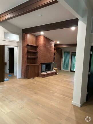 Building Photo - 547 N Gray Ave