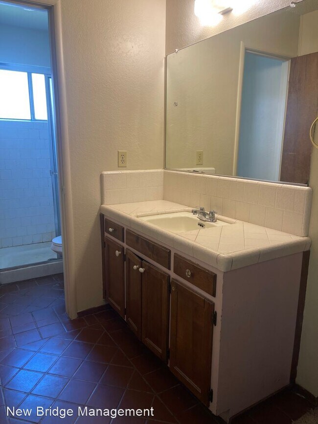 Building Photo - 3 br, 2 bath House - 2424 Meadow Rue Drive