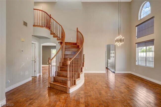 Building Photo - 8512 Estrelita Dr