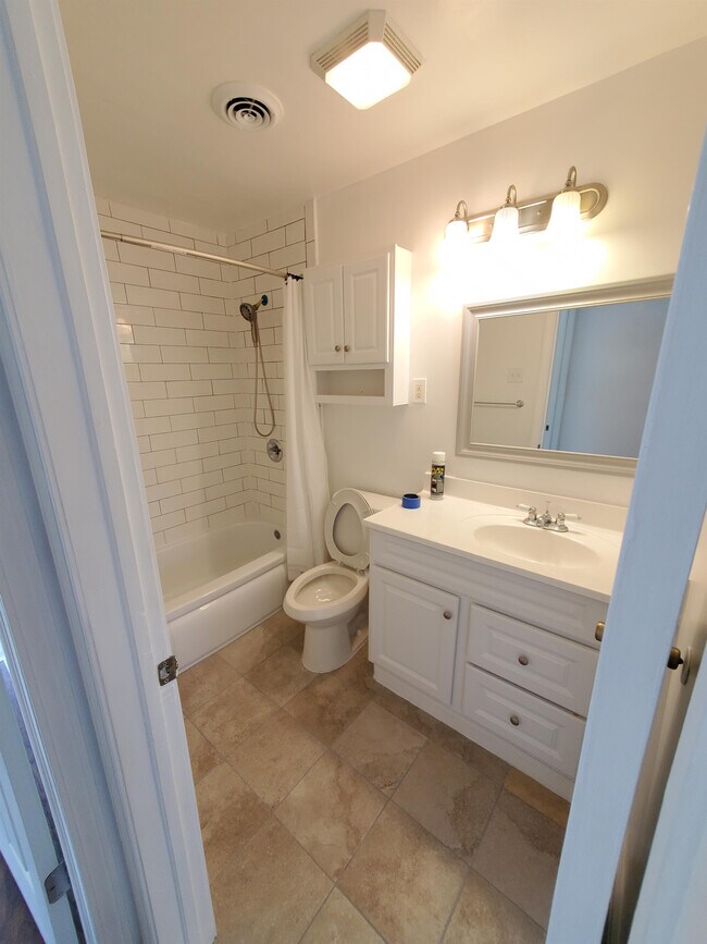 Foto del edificio - 35811 Glen St