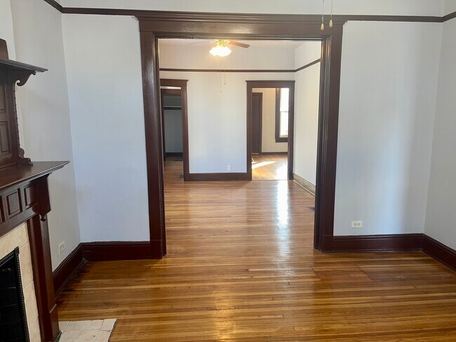 Building Photo - 3439 W Fulton Blvd