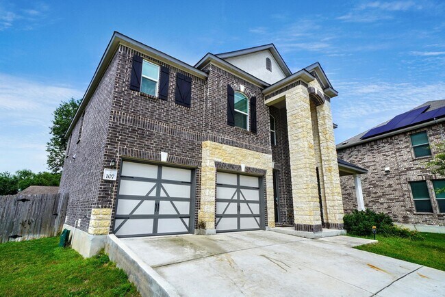 Foto del edificio - Beautiful 3-Bedroom Home with Flex Space in Universal City - Realtor Commission: $600