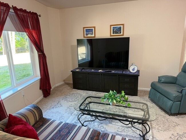 Building Photo - 295 W Rhodena Dr