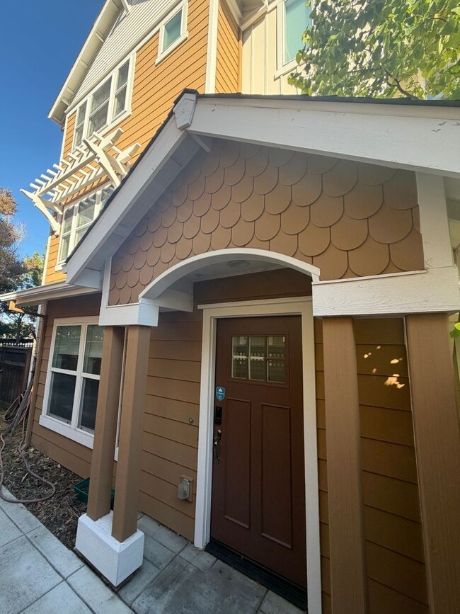 Building Photo - 401 S Hummingbird Ln