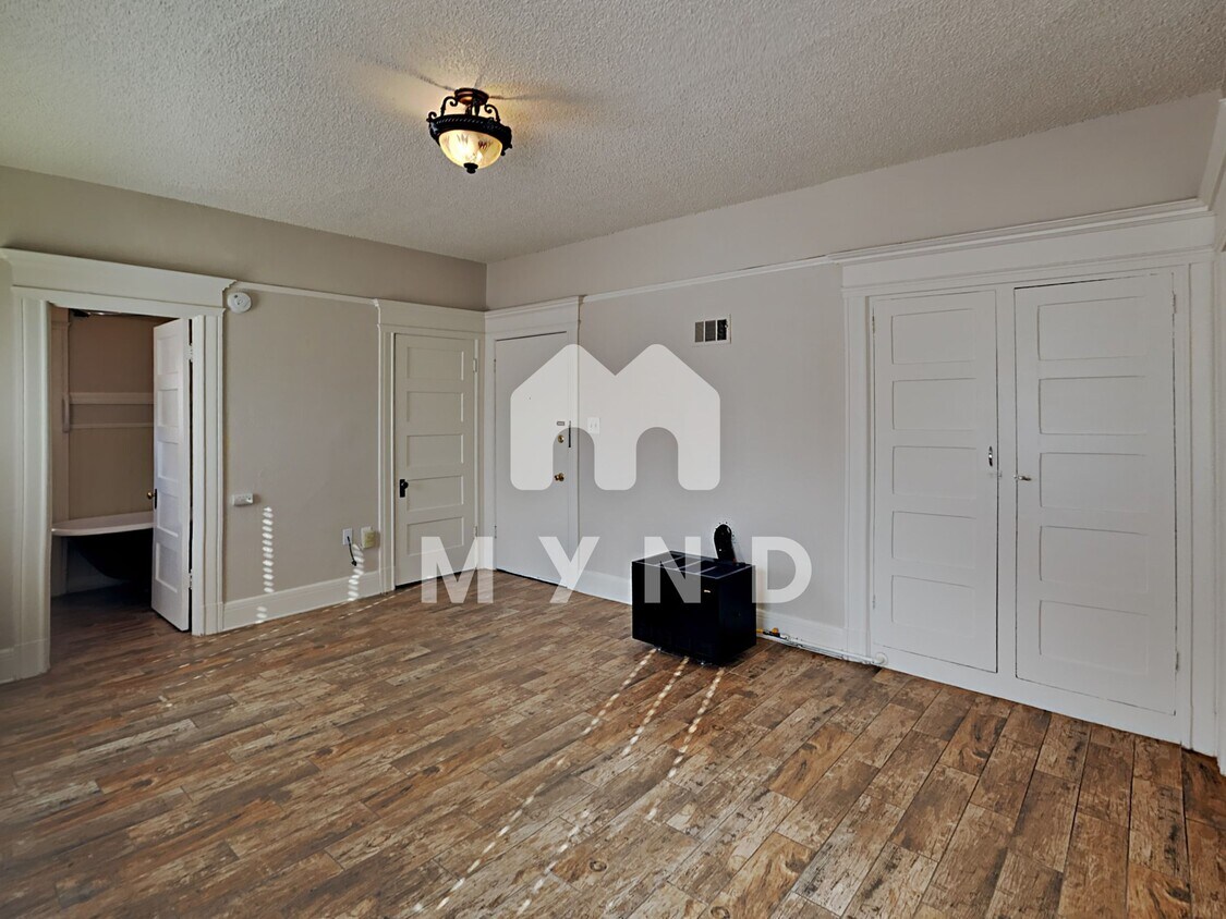 Primary Photo - 827 14th St Apt A