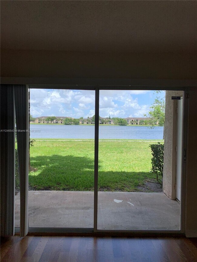 Foto del edificio - 5055 Wiles Rd