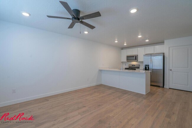 Foto del edificio - Dog Friendly! 3 Bedroom 2 Bathroom Townhome in Long Valley.