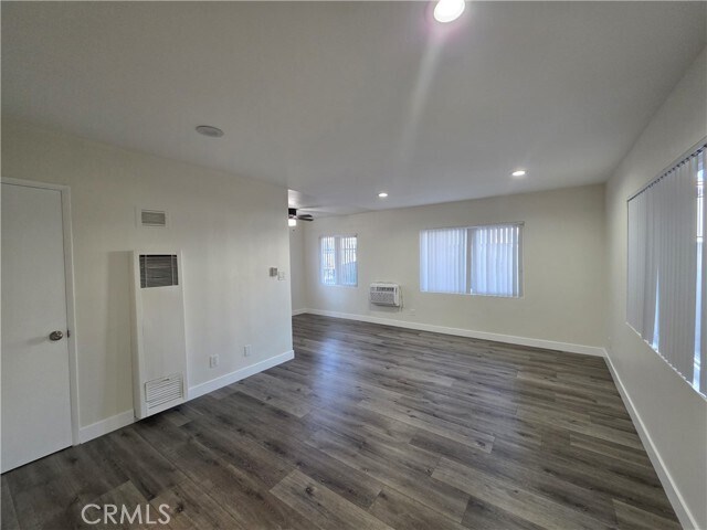 Foto del edificio - 20754 Hartland St