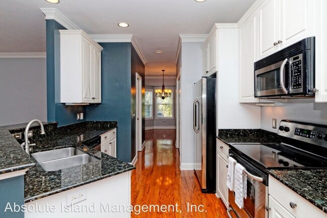 Building Photo - 4 br, 3.5 bath House - 17 Peregrine Drive