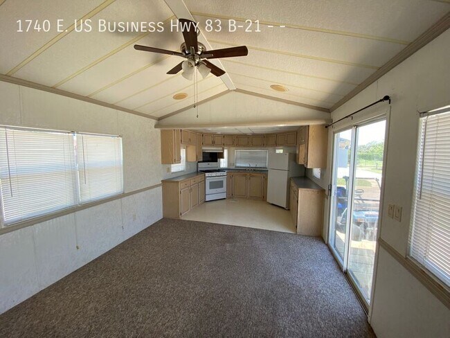 Foto del edificio - 1740 E. US Business Hwy 83 B-21--