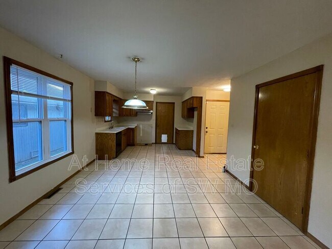 Foto del edificio - 3397 S Clifton Ave