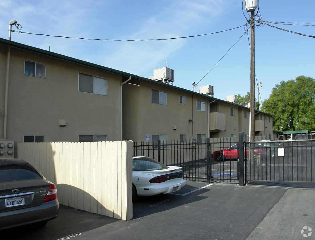 Building Photo - Millbrook Pines Apartment