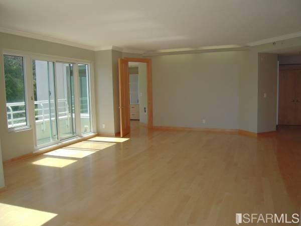 Building Photo - 220 Lombard St