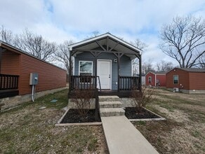 Building Photo - 213 W Wright St