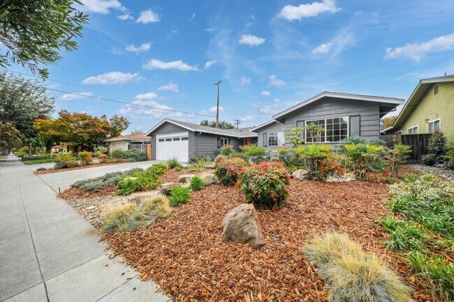 Building Photo - 1624 Trona Way