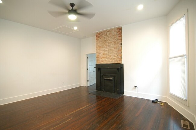 Building Photo - 1 Bedroom Apartment on Peachtree Street!