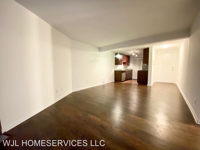 Foto del edificio - 1 br, 1 bath House - 3045 20th Ave W #403