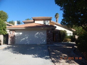 Building Photo - 557 Bruin Dr