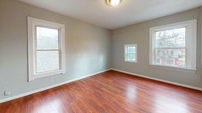 Foto del edificio - 3344 Seymour Ave
