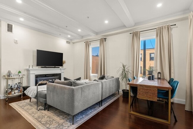 Foto del edificio - 753 E Broadway