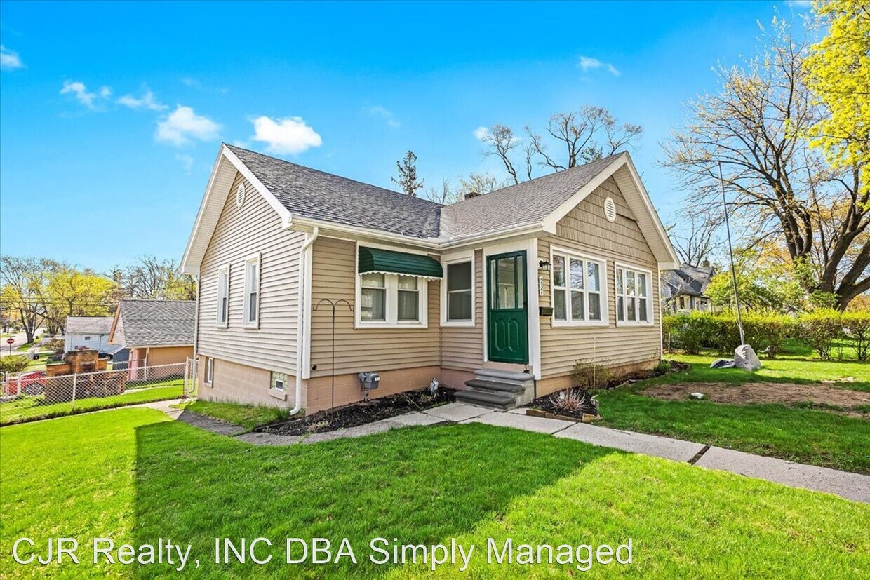 237 S Chocolay Ave, Clawson, MI 48017 House Rental in Clawson, MI