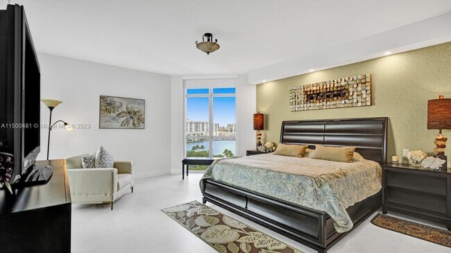 Building Photo - 17301 Biscayne Blvd