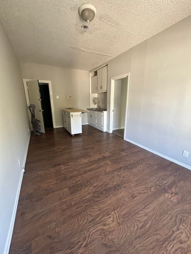 Building Photo - 1725 Glendale Blvd